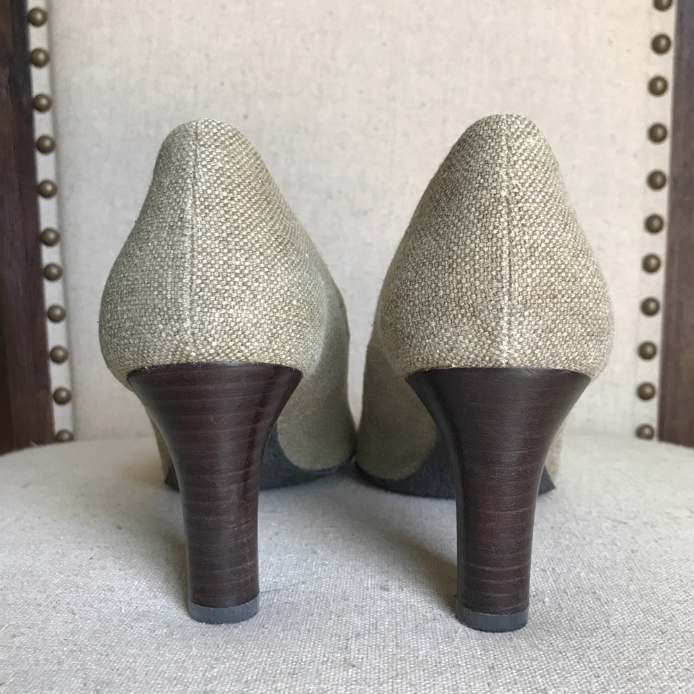 Liz Claiborne Pumps - Picture 3 of 4